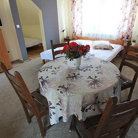 Willa Pod Halami Quarto em Acomodações Particulares